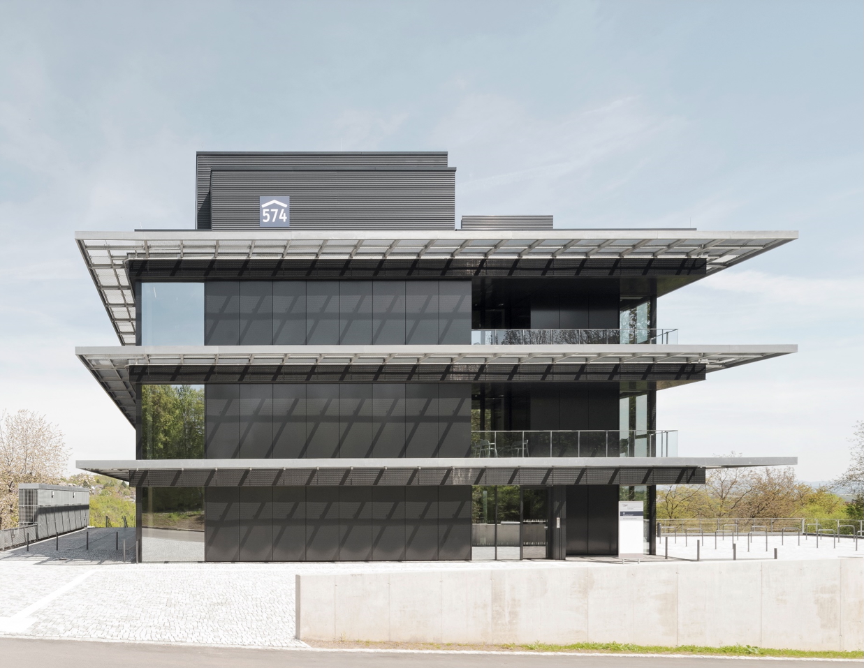 Forschungsgebäude_Thübingen.jpg